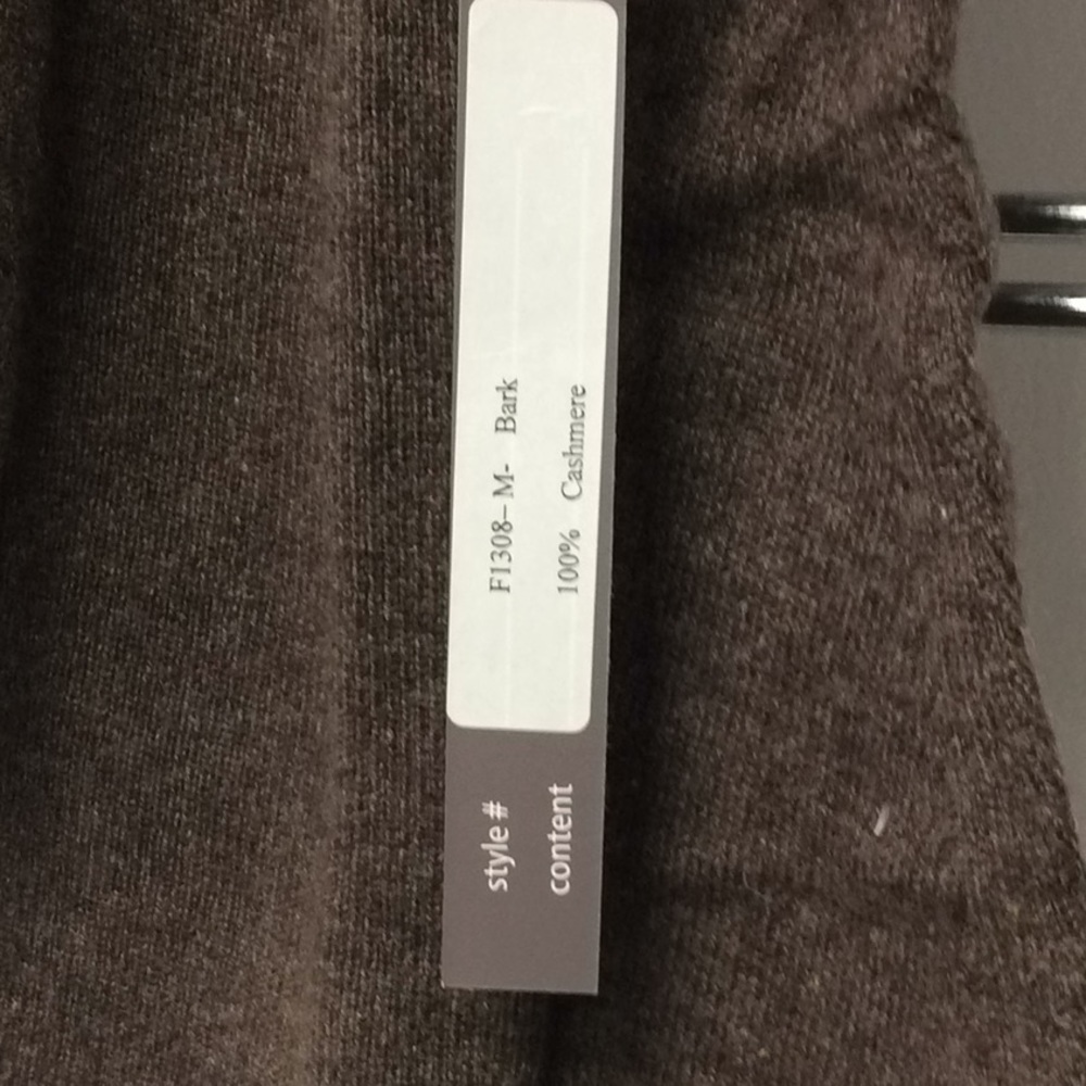 100%Cashmere High low turtle neck sweater - Picture 3 of 3